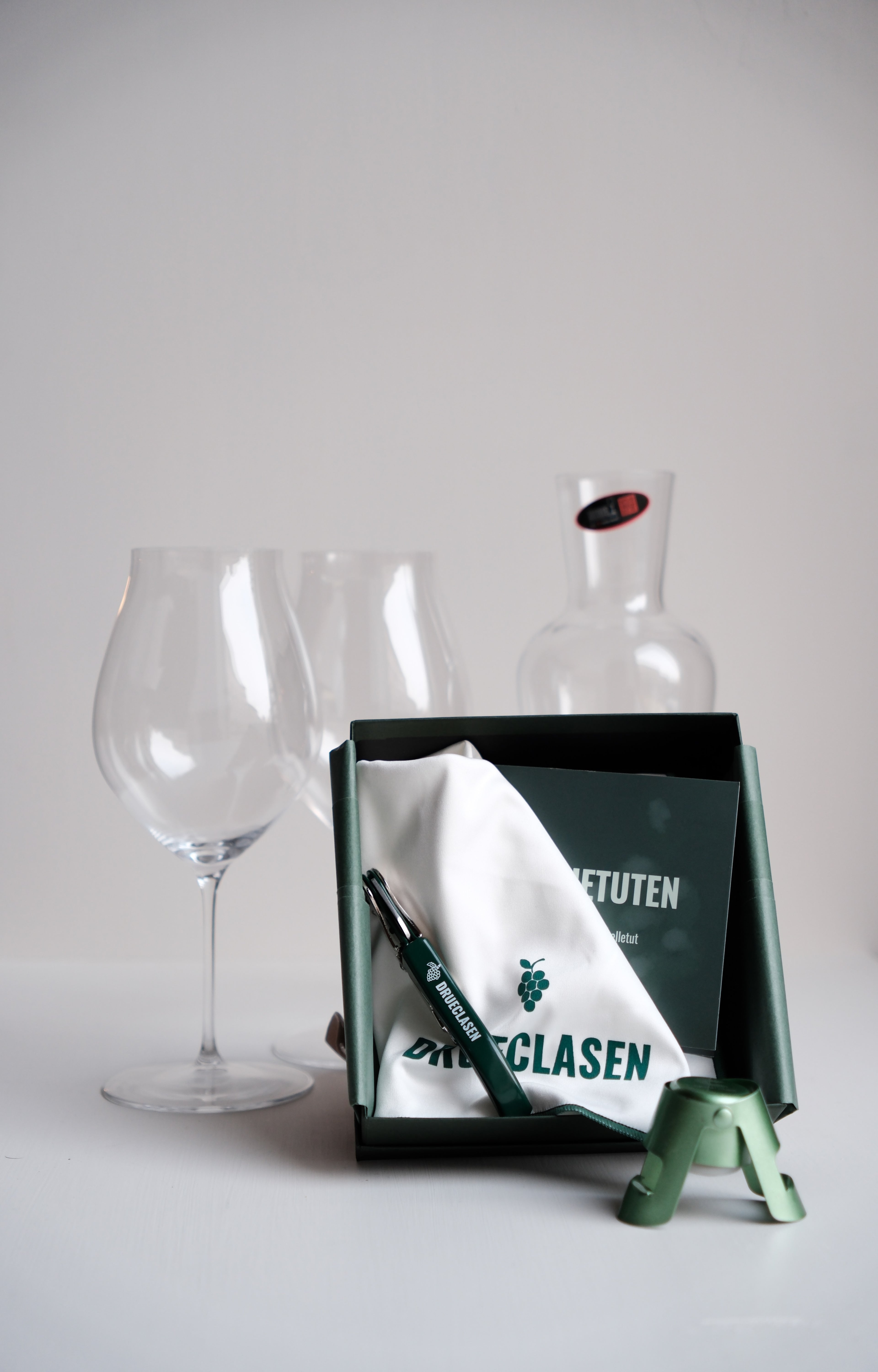 GRANDE - drue-kitet, vinglass, dekanter og vin